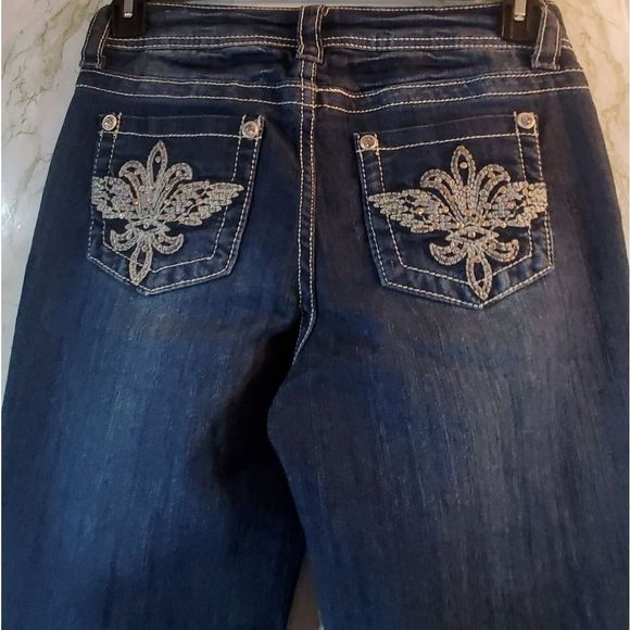 Silver Jeans SUKO Straight Leg Jeans - Picture 9 of 11